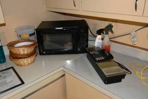 lot 66 image: Appliances and misc