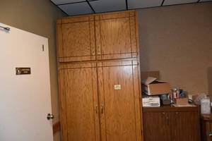 lot 76 image: 4 door oak cabinet