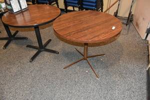 lot 106 image: 5) Round Tables, 1 Oval