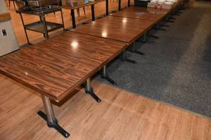 lot 109 image: 8) 30 x 42&nbsp Dining tables