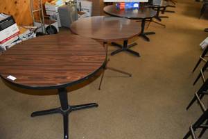 lot 146 image: 8) 36 Round tables, 1 square