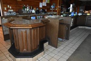 lot 168 image: 18 bar section