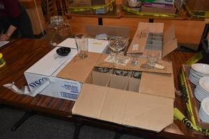 lot 202 image: Cases of glasses, small bowls