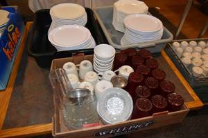 lot 204 image: 2)Tubs of Plates, Box of glass