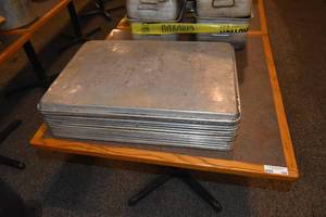 lot 212 image: 12) Aluminum 18 X 24 Pans