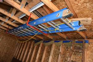lot 242 image: 16 Keller Fiberglass ext. ladder