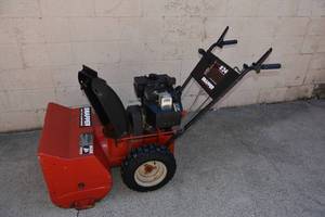 lot 244 image: Snapper 824 HP Snowblower
