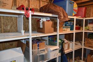 lot 252 image: 4) Shelves of Games & dec.