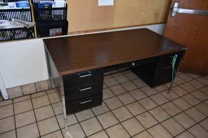 lot 290 image: Metal six drawer desk 30 x 60
