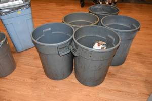 lot 312 image: 5) Large garbage canspoly