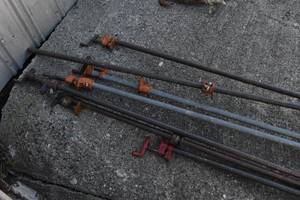 lot 16 image: 6) Pipe clamps 3 to 10 pipes