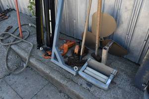 lot 17 image: Tonneau cover, 2) hitches, hoist