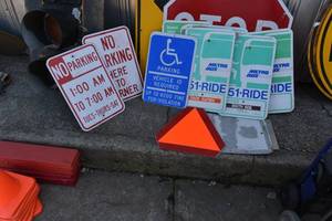 lot 19 image: Metal signs, 5) Metro, 2) No Park
