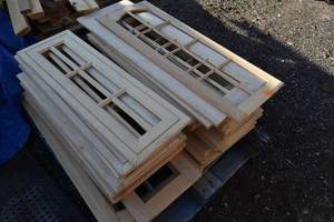 lot 78 image: 24) 6 &amp 8 light door panels