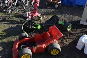lot 83 image: Plastic three wheeler, trike, kids toys