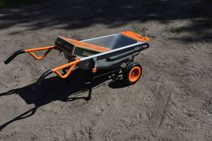 lot 93 image: Worx Hero Cartw snow blade