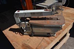 lot 100 image: 16 Tool shop scroll saw