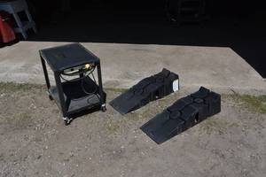 lot 111 image: 2) Rhino poly ramps & AV cart