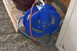 lot 113 image: Coxreels Retractible air hose