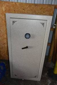 lot 114 image: AMSEC 24 unit safe wcombo