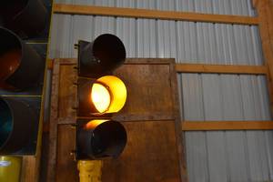 lot 116 image: Signal light wpost 7 6 Tall