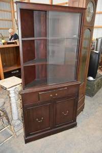 lot 153 image: Corner Cabinet two piece unit