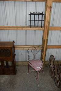 lot 165 image: Three legged ice cream chair