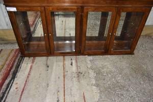 lot 164 image: Four door mirrored cabinet