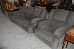 lot 176 image: Double recliner couch & chair