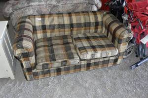lot 179 image: Love Seat