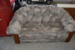 lot 180 image: Love Seat