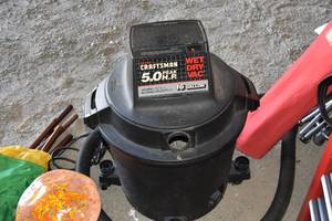 lot 185 image: Craftsman 5 Hp WetDry Vac