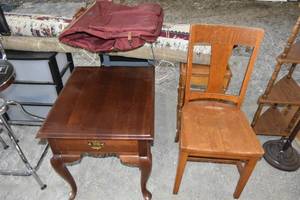 lot 198 image: T back chair, table & garment bag