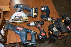 lot 201 image: Ryobi Tool Kit, 3) batteries, saws
