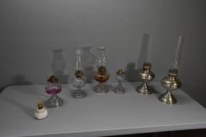 lot 242 image: 5) Oil lamps & 2) Rayo metal