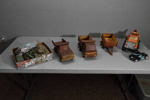 lot 261 image: Metal Tonka Toys & Army Men