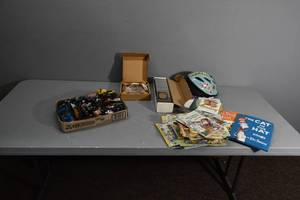 lot 278 image: Hot Wheels & small vehicles
