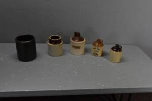 lot 303 image: 2) Crocks & three jugs