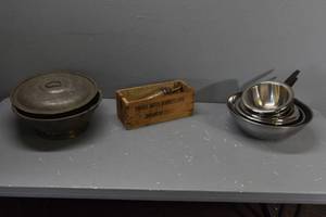 lot 305 image: Old bread pan, SS mixing bowls