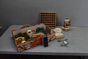 lot 330 image: Avon bottles, display, money bags