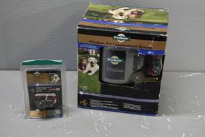 lot 331 image: Wireless Pet Containment System