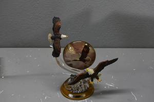 lot 352 image: Mountain Gliders Eagle wcert.