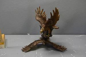 lot 354 image: Corner Wall Sculpture wcert.