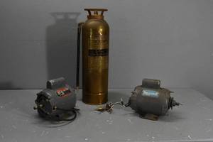 lot 367 image: Randolph Soda Acid Extingusher