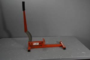 lot 369 image: 8 Laminate Cutter