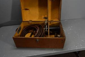 lot 374 image: Acetylene Victor Set in Wood Box