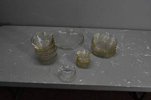 lot 395 image: Clear Apple Dishes, Bowls & Plates