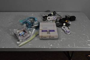lot 425 image: Super Nintendo Set