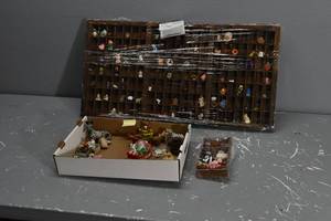 lot 440 image: Printers box wMiniature Figurines