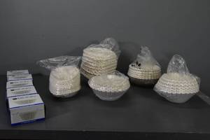 lot 142 image: 8-12 cup Bunn coffee filters & Large coffee filters